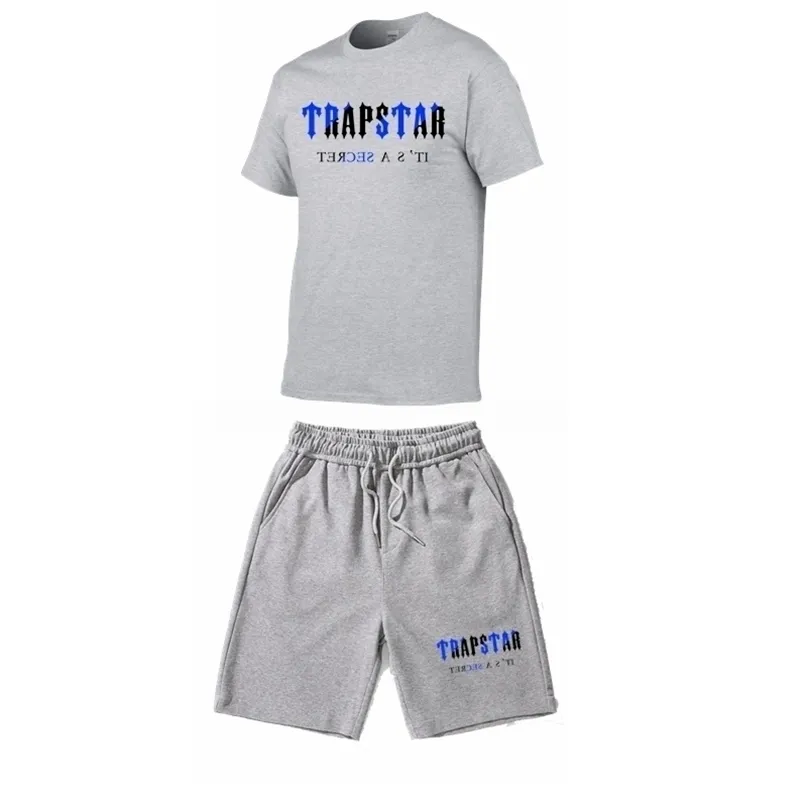 TRAPSTAR Tracksuit Set Men T ShirtShorts Sets Summer Sportswear Jogging Pants Streetwear Harajuku Tops Tshirt Suit D220618