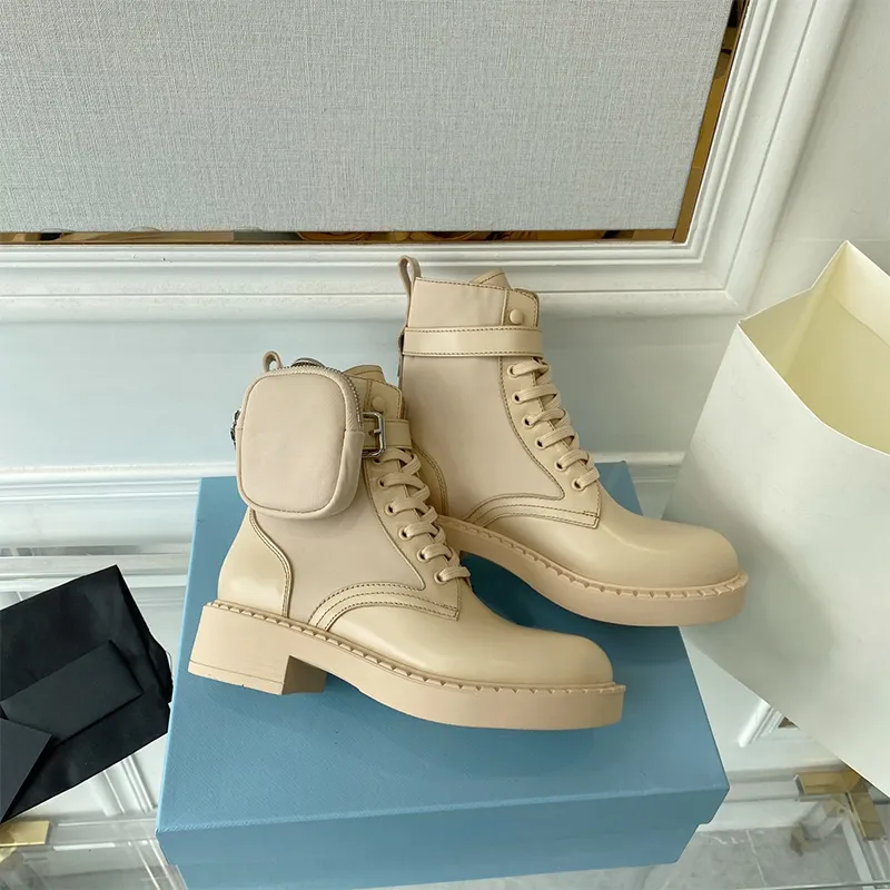 2022 Projektanci Kobiety Burek Błyskawiczne skórzane sznurkowe buty Re-Nylon Mid-Calf Buty Black White z botami bojowymi w torebce z pudełkiem NO407