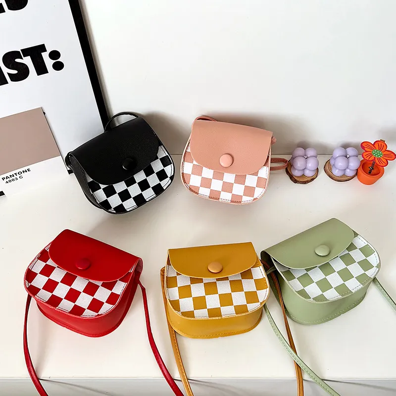 Flickor Plaid Mini Purse Cute Kids Checkered Single Shoulder Bag 2022 Chain Crossbody Bag For Children Color Matching Zero Plånböcker F1163