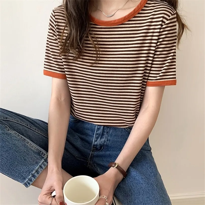 縞模様のビンテージ半袖Tシャツ女性夏の韓国のファッションT-Shir Soft Tops TシャツカジュアルO首ティーメス220328