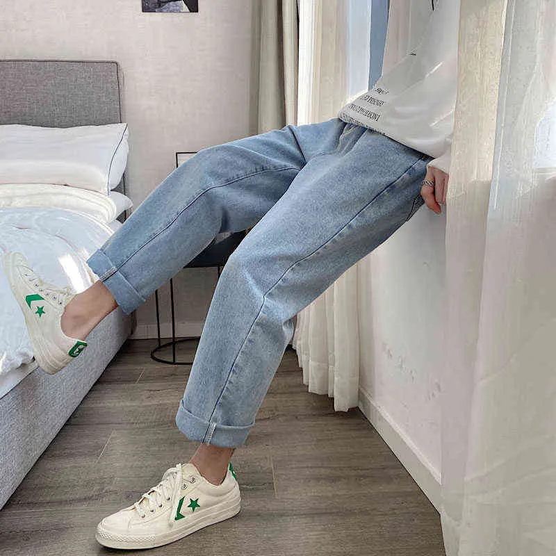 Män Vintage Kpop Ljusblå Jeans 2021 Mens Casual StreetWear Loose Harem Byxor Man Stora Hög Midja Denim Byxor G0104