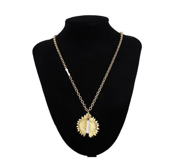 Sublimation Blank Sunflower Pendant Necklace Heat Transfer Round Party Decoration Necklaces DIY Valentine`s Day Gift Fast ship