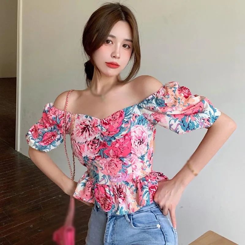 女性用ブラウスシャツ夏の到着日本のエルフスウィートホリデースタイル印刷ストラップスターピーバックパフスリーブスクエアネックトップウーマン