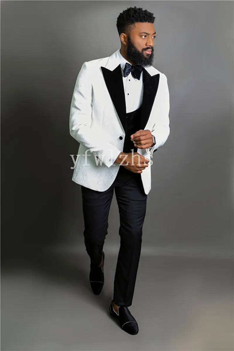 Handsome Embossing Groomsmen Peak Lapel Groom Tuxedos Man's Suits Wedding/Prom/Dinner Man Blazer(Jacket+Pants+Vest+Tie) N008