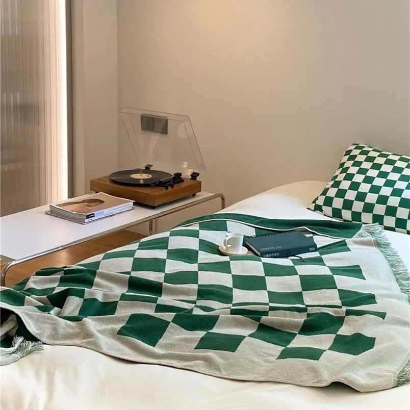 Большое ретро -шахмат хлопчатобумажный одеял для дивана в клетку, сопоставление с кисточками -гобеленом.