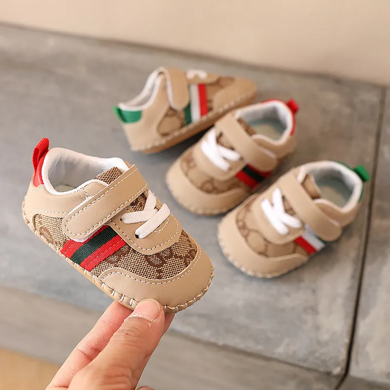 Nouveau-né bébé Sneaker chaussures garçon fille chaussure classique en cuir semelle en caoutchouc anti-dérapant enfant en bas âge premiers marcheurs chaussures pour bébés mocassins