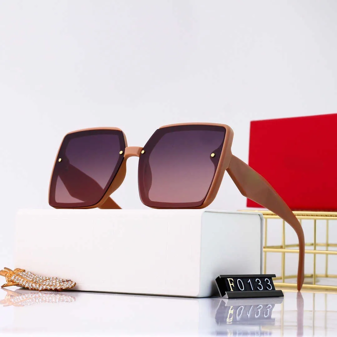 2023 Luxury zonnebrillen Lenzen Designer Women Men Goggles Premium Women's Liepglas frame Vintage metalen zonnebril met Case 0133