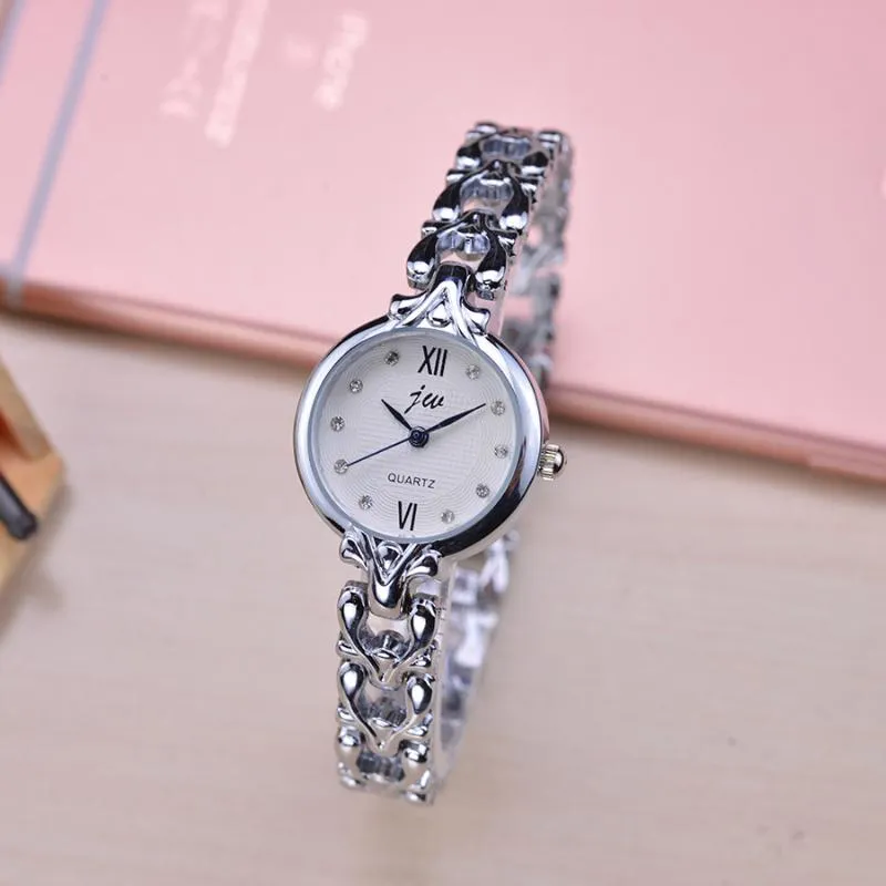 Wristwatches Vrouwen Casual Zeer Charmant Voor Alle Gelegenheden Quartz Siliconen Band Horloge Analoog Polshorloge Klok RelojWristwatches