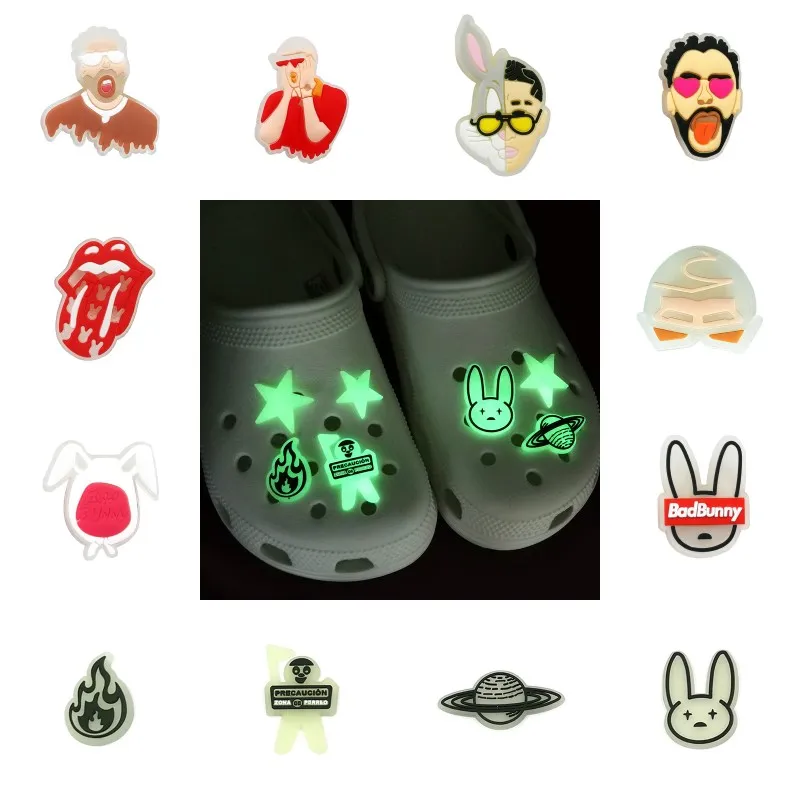 20PCS motif Bad Bunny lueur dans le croco noir JIBZ breloques lumineux 2D pvc accessoires de chaussures décorations épingles à obstruer fluorescentes chaussures boucles breloques pour enfants sandales