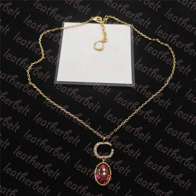 Luxury Ruby Pendant Diamond Dubbel bokstav halsband Kvinnor Bröllopshalsband Guldtunna halsband