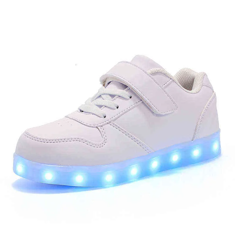 子供用の明るい靴中学校の子供用充電韓国のファッション発光ゴーストダンスステップ明るい靴学生スポーツシューズ