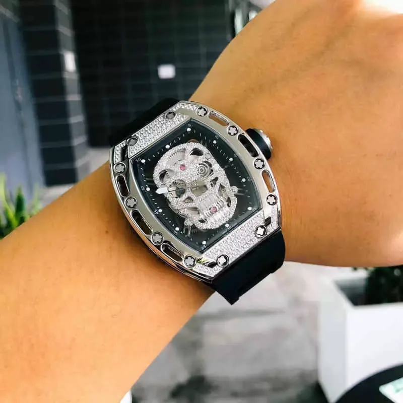 Designer Top Watches Business Leisure Mens Richa Out Automatic Mechanical Watch Hollowed with Diamond All Over the Sky Star Personality Fashion 17JA