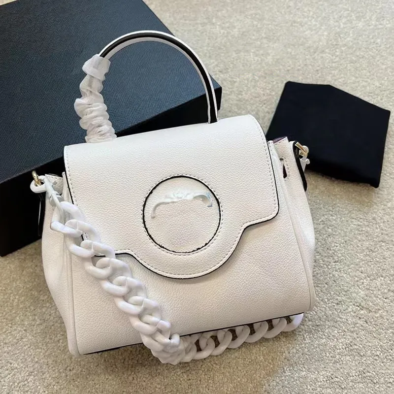 Designer axelväskor ny kedja läder mode personlighet handväska handväska crossbody kvinnors varumärke tygväska