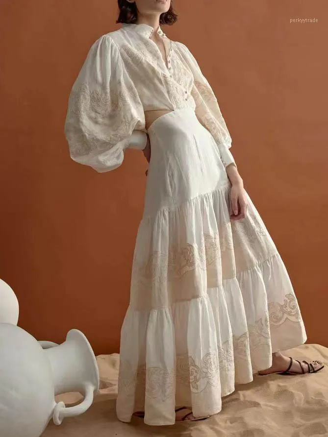 Casual jurken Lady Princess Style Puff Sleeve Round Collar Elegante borduurwerkuitsnede Maxi Long Linnen Party -jurkcasual