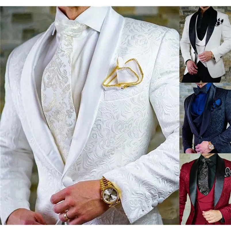 Formato personalizzato Jacquard Groomsmen bianco Smoking dello sposo Scialle Risvolto Abiti da uomo Prom Matrimonio Giacca da uomo con pantaloni Set 220817