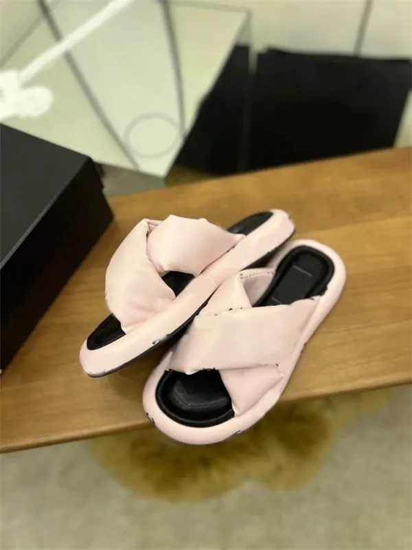 Cross slipper clearance