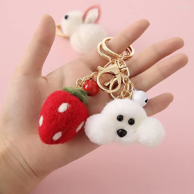 Keychains Cut Wool Felt Teddy Strawberry Keychain Women Män mode bil nyckelkedja ringväska ryggsäck hänge tillbehör flickor gåvor enek22