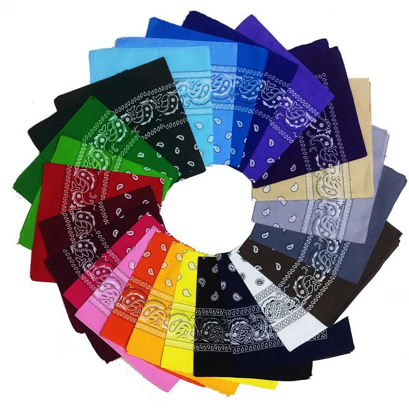 Bandana Sciarpa Buff Fazzoletto Reailstic Set Di Copricapo Bianchi Isolati Con Pieghe Su Sfondo Bianco Illustrazione Vettoriale 1284 72158
