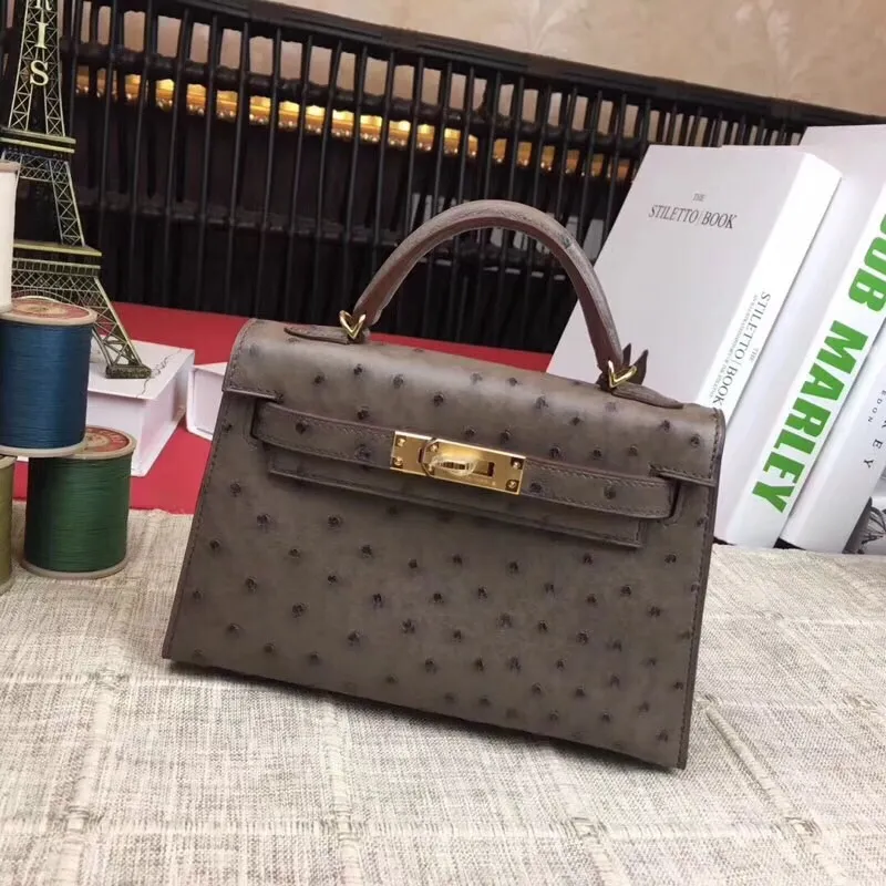 19 cm Ostrich Mini Bag Brand Handtas Volledig handgemaakte stiksel vrouwen luxe portemonnee rode olijfgroen blauw enz. Veel kleuren om snelle levering te kiezen