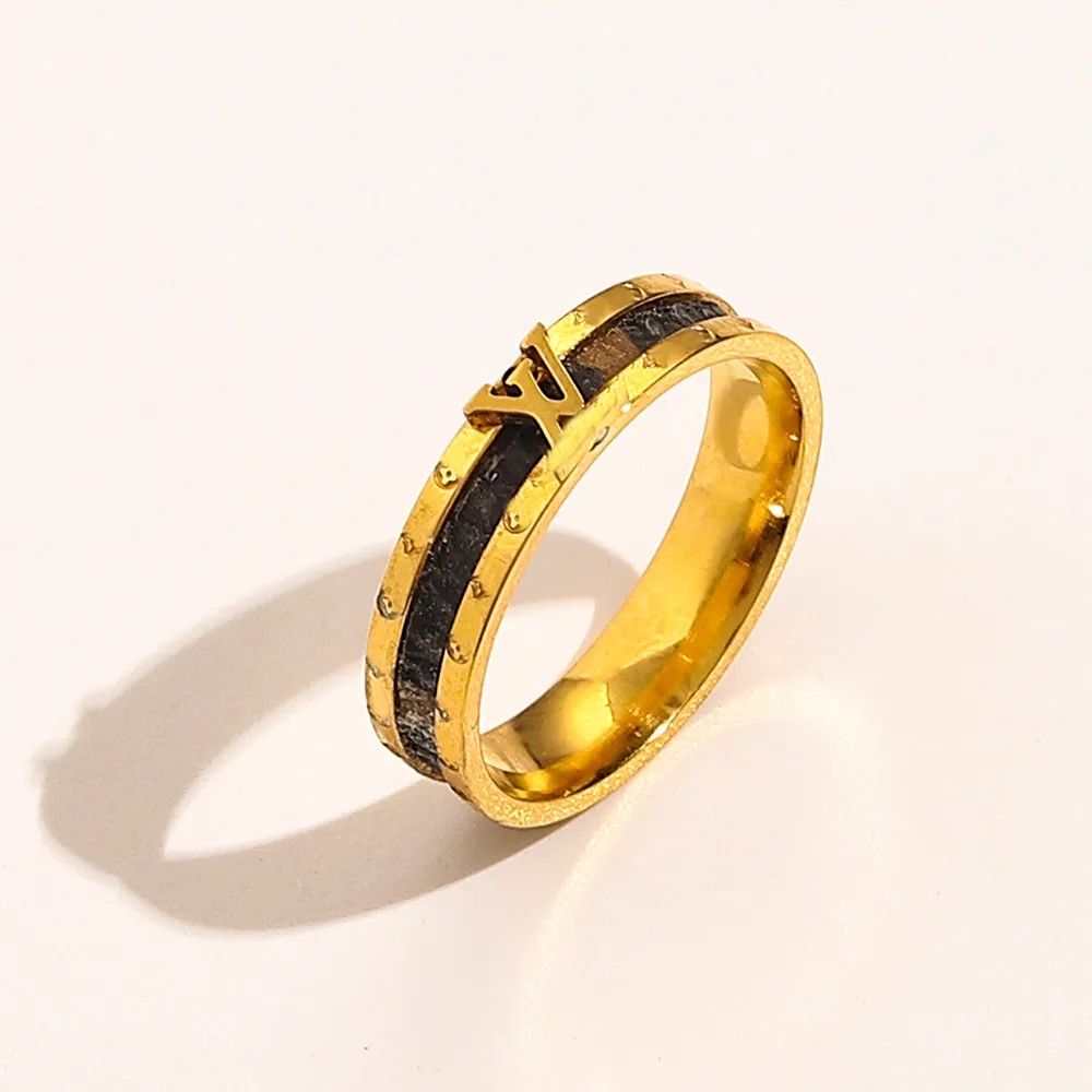 Luxury 18K Gold‑Plated Stainless Steel Ring – Women’s Designer Wedding Band – 20% Off
