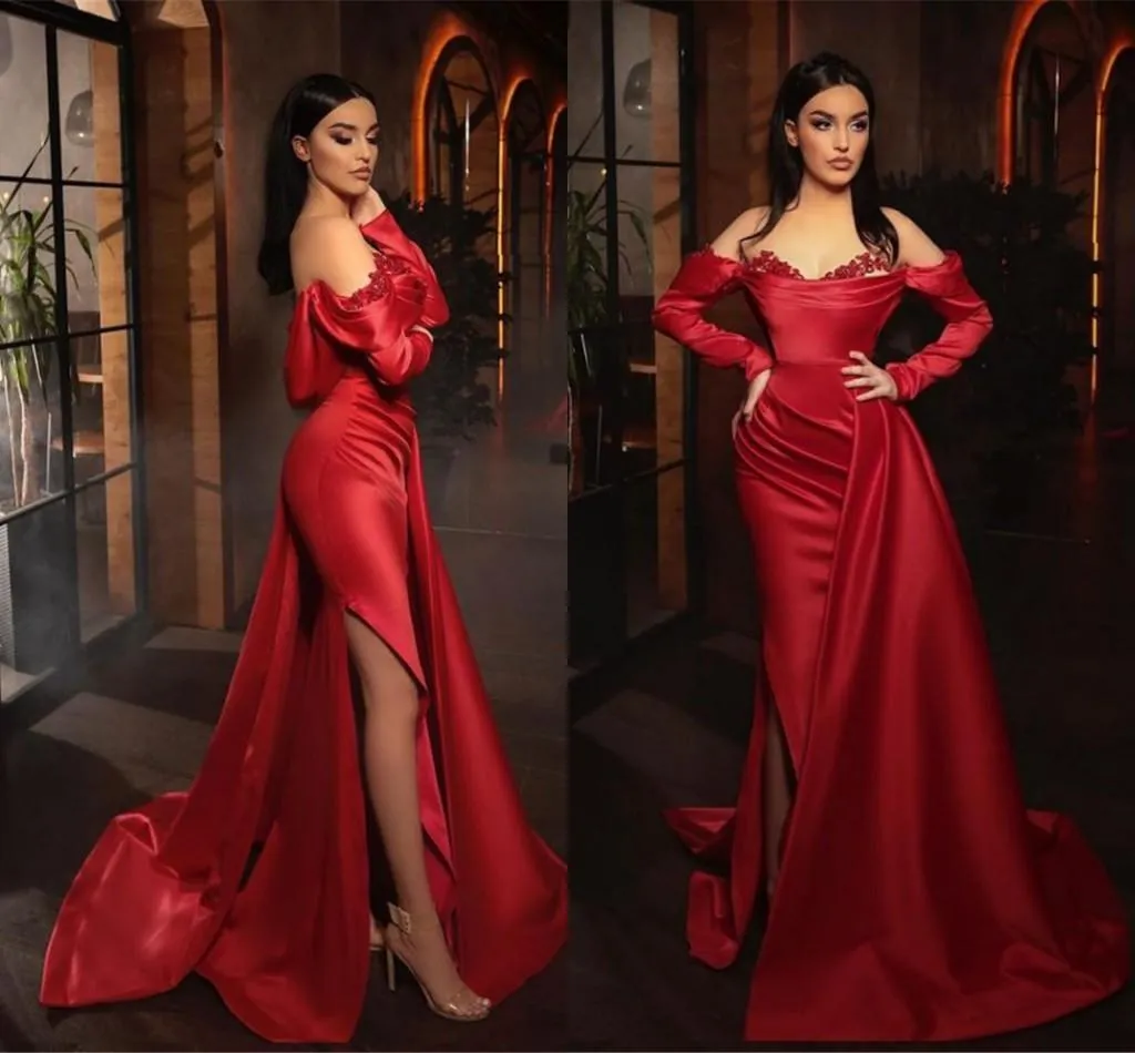 Röda split aftonklänningar arabiska sexiga av axel långärmad del av tillfällen klänningar applikationer satin lång prom klänning formell vestidos