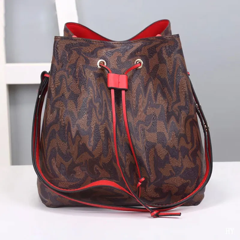2018 New Womens Leather Crossbody Bag Small Deer Shoulder Bags Messenger Bag Coin Bag Liraly Gift Bags 