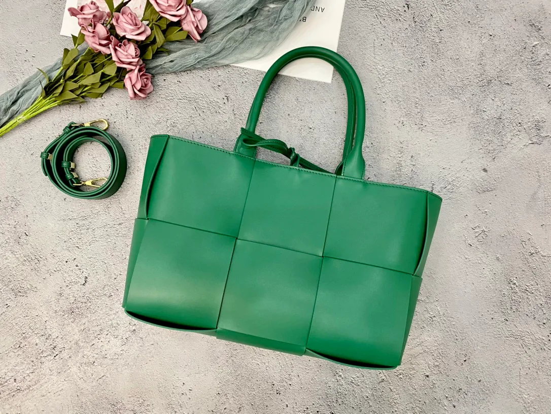 2022 Arco Tote Top Conder Facs Designers Luxury Ladies Handbag Women Fashion Bags206H