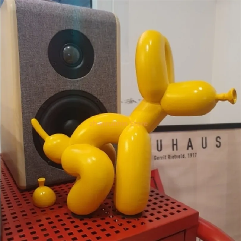 Sculpture en résine Chien Ballon jaune