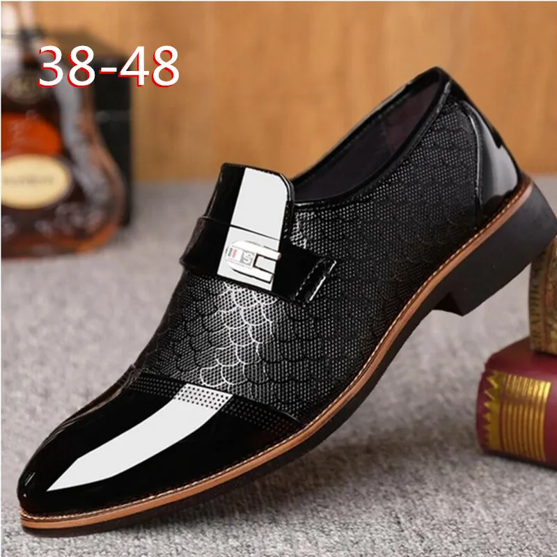 Italienska svarta formella skor män loafers bröllopsklänning skor män patent läder oxford skor för män chaussures hommes en cuir 220321