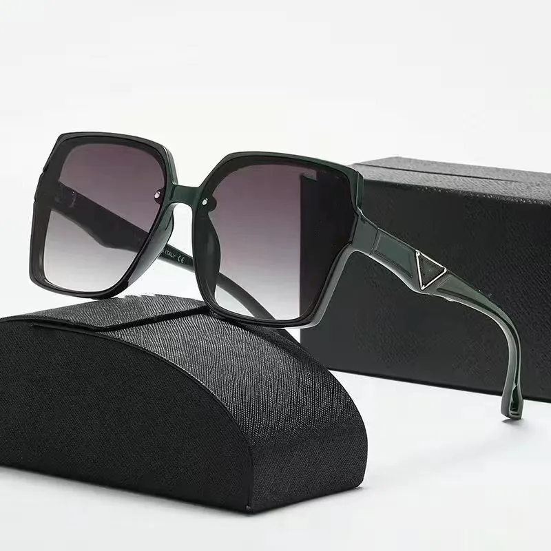 22 Mode Sonnenbrille Designer f￼r Mann Frau Sonnenbrille Frauen Unisex Brand Brille Strand polarisierte UV400 Schwarzgr￼ne wei￟e Farbe Hochqualit￤t