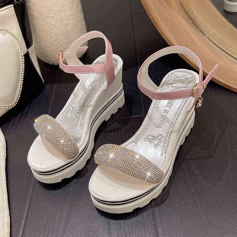 Sandálias femininas de verão com sola grossa moda strass brilhante dedo do pé aberto sapatos casuais 2022 novas sandálias pretas de salto alto plataforma Y220426