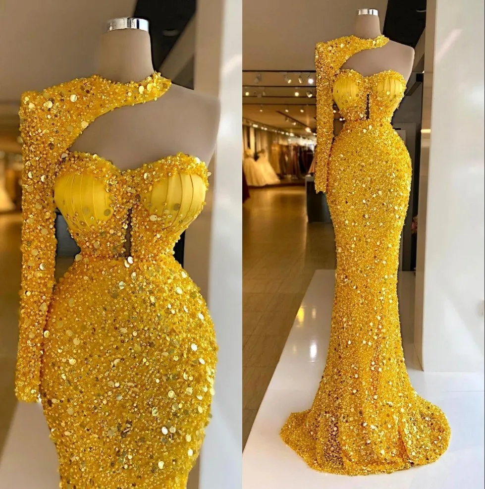 Luxury Evening Dresses Bright Yellow Sequins Beads Halter Long Sleeves Prom Dress Formal Party Gowns Custom Made Sweep Train Robe de mariee BC12868