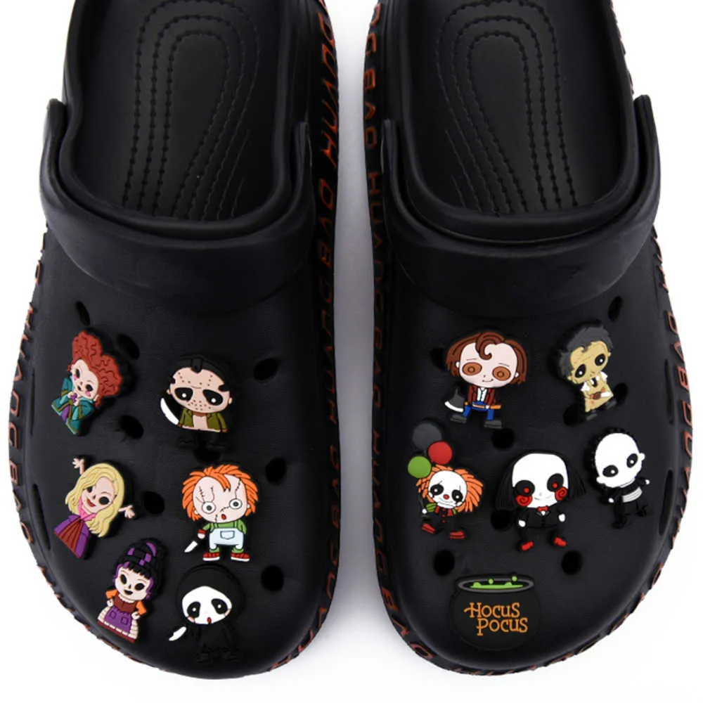 Nuovo arrivo Ciondoli per scarpe in coccodrillo per adulti Film horror Zoccoli per scarpe Accessori Film americano Halloween Decorazioni in PVC Silenzio splendente