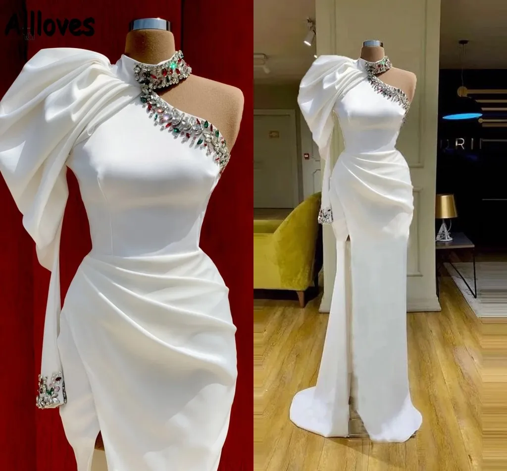 Vestidos de noite de cetim branco de um ombro manga longa gola alta brilhante strass frisado sereia vestidos de baile de formatura franzidos divididos sexy roupas para ocasiões formais CL0835