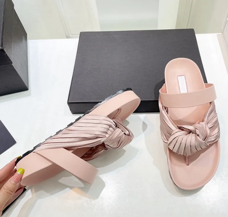 Sommar populär vår ny sandal tofs rosa svart fett flip flops bröd tjocka sulor tofflor designer sandaler plattform skor bow strand glider