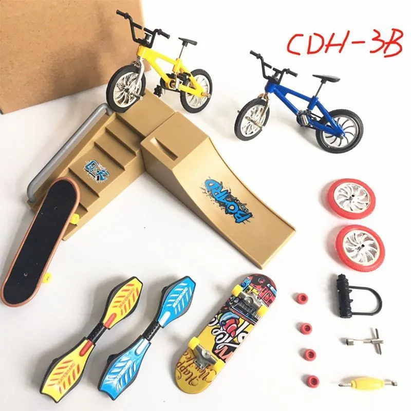 1 set mini scooter a due ruote giocattoli educativi per bambini finger bike tastiera skateboard giocattolo per bambini adulti 220608