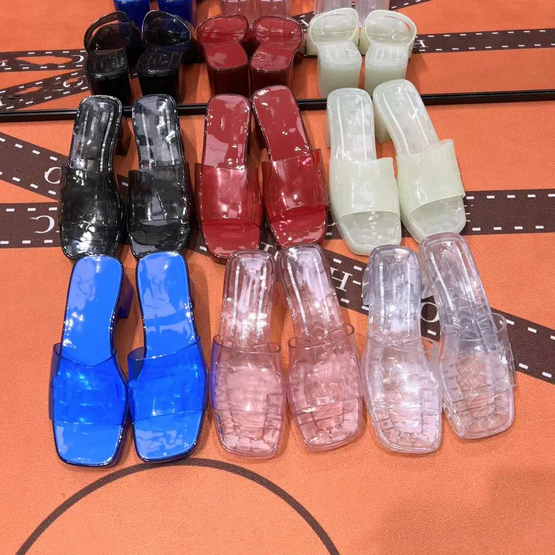 Designer Sandaler Crystal Jelly Slip On Transparent Shoes Candy Color One Line Fashionable Waterproof Outdoor Beach Women Tisters