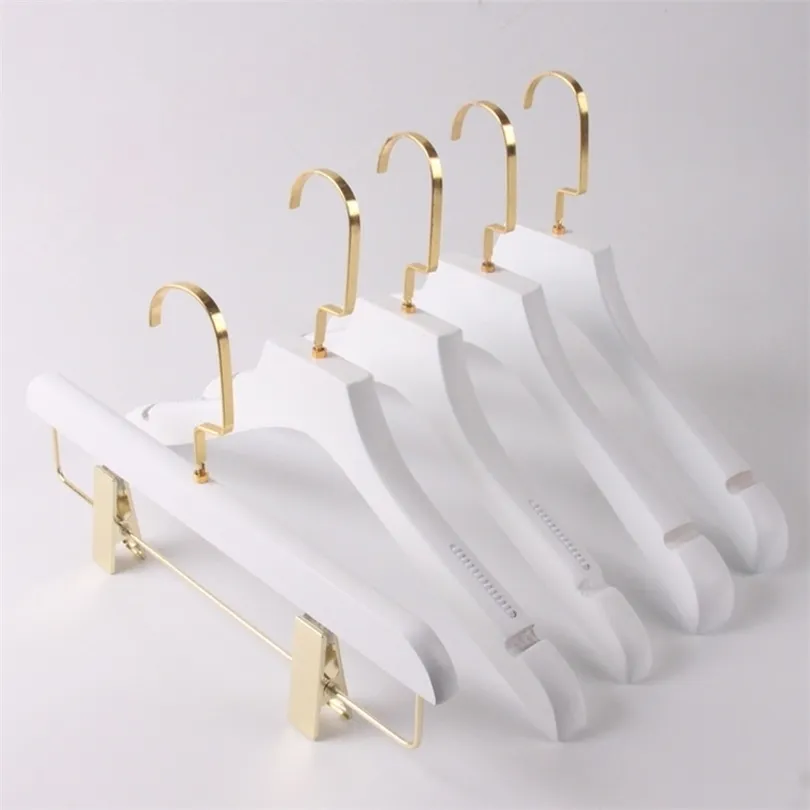 10pcslot Gold Hook Hanger Cintres en bois pour adultes pour porte-vêtements Hôtel Vêtements Store Hanger 20pcs ou plus peut 210318