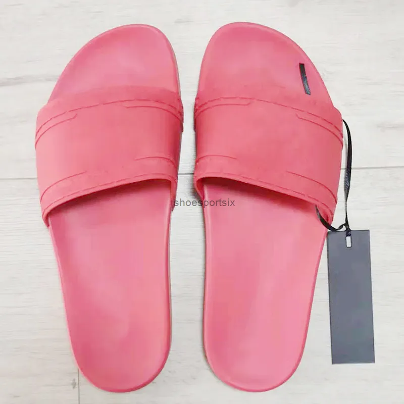 Högkvalitativa lyxiga designers kvinnor sandaler mode sex färger blå vit röd svart guld silver platta flip flops män glida tofflor US 7-12 00044