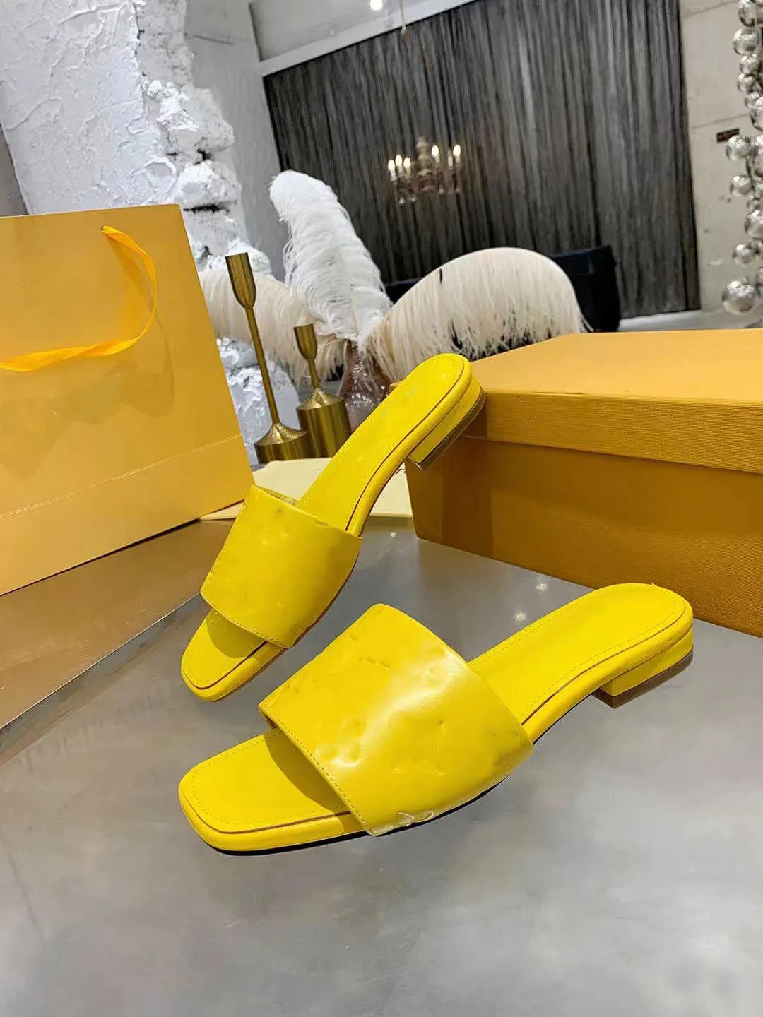 Neue 2022 Designer-Hausschuhe Damen-Sandale Marke H Slides hochwertige Flip-Flops Damen flache Strandschuhe Sommermode Jelly Slip Luxus