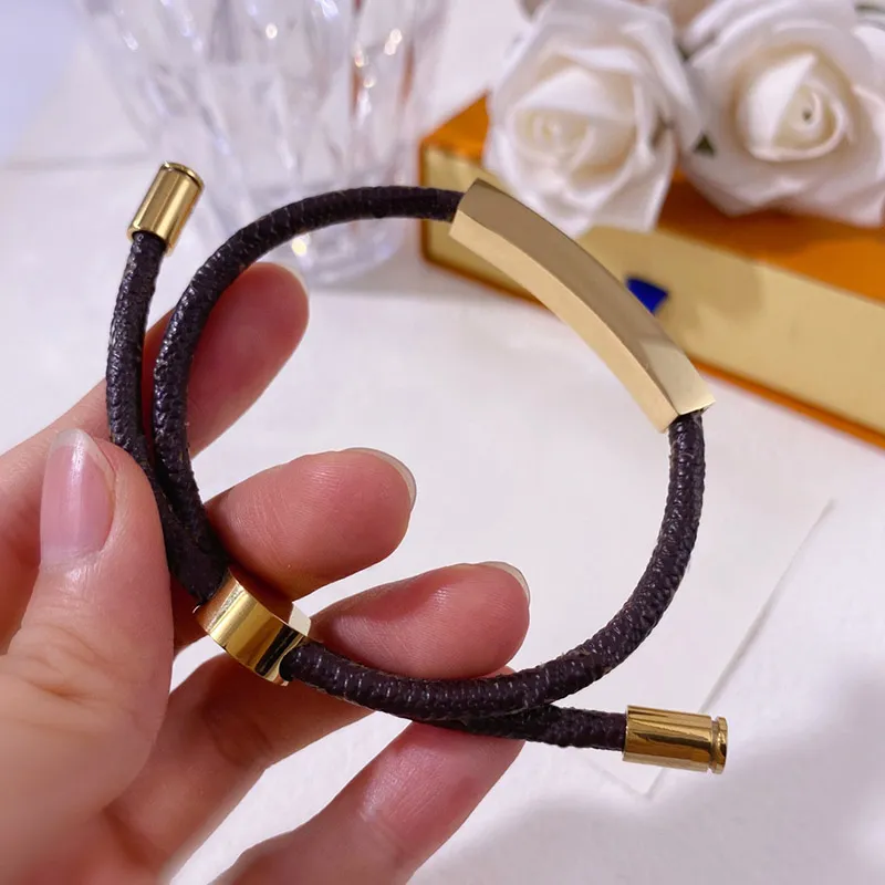Bracelet de créateur de bijoux de mode pour hommes femmes chaîne de corde classique marron cuir floral marque ronde titane bracelets réglables 327d