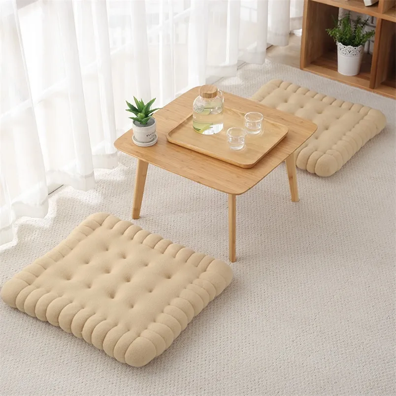 Sittande kudde kreativ mjuk kex form kudde klassisk kudde stol bil sittplats dekorera cookie tatami tillbaka kudde soffa 220402