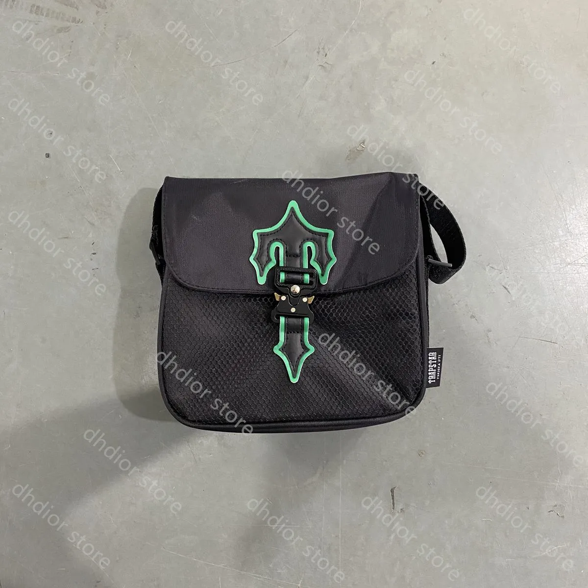 Luxury designer design Trapstar bag fashion all-match shoulder bags men and women couples messenger green big icon zipper bag a va312I