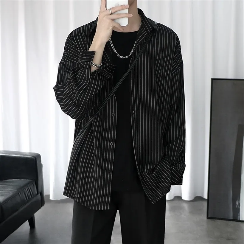 Striped Shirt Jacket Män Kvinnor Hong Kong Stil Japansk Casual Oversize Trend Black Unisex Gothic Långärmad Höst Toppar 220323