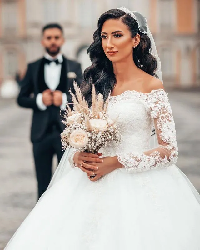 484 Arab Wedding Dresses Stock Photos, High-Res Pictures, and Images -  Getty Images