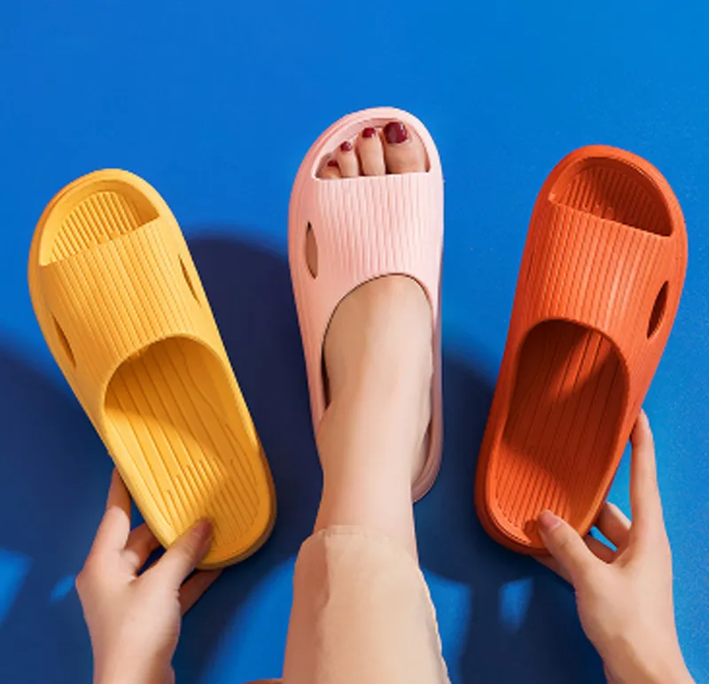 2022 Designer Pantofole Sandali da donna Scivoli di lusso Oran Sandalo Classico Infradito Scarpe casual Sneakers Trainer brand076