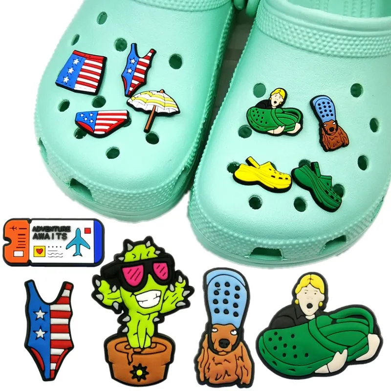 MOQ 100PCS Swimsuit Sneakers نمط الراديو النمط Croc Jibz سحر 2D ناعم PVC حذاء الأحذية حذاء حذاء أبازيل السحر