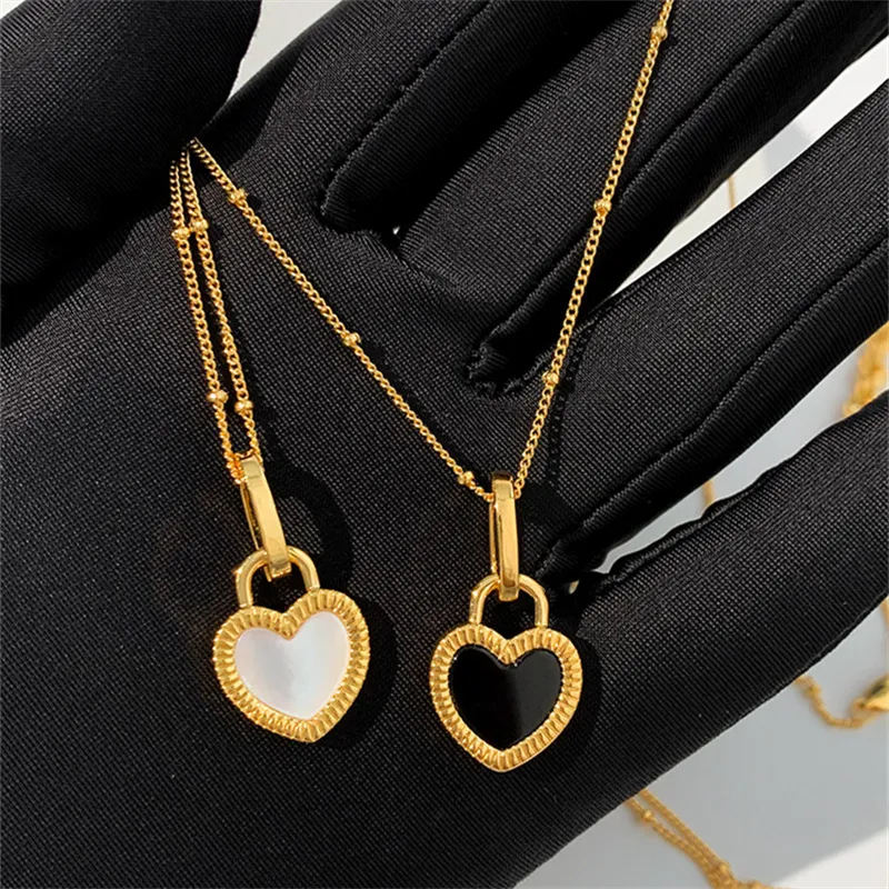 Collar de amor de doble cara de ónix negro con fritillary Natural Ins 2022, diseño de corazón de melocotón de nicho para mujer, joyería que combina con todo a la moda dorada