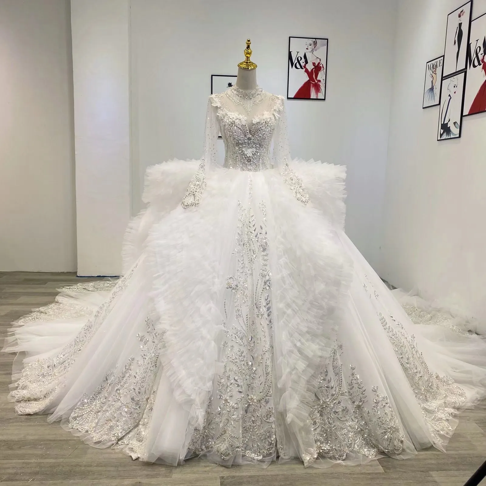 Immagine reale Arabia Principessa Abito da ballo Abito da sposa Perline Nappa Collo alto Manica lunga Abiti da sposa Tiered Ruffles Abiti da sposa Custom Made