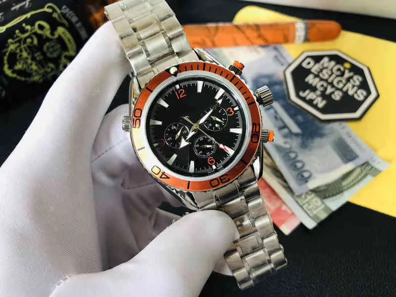 Lyxiga modeklockor för herrmekaniska armbandsur Tre öga Six Needle OMe Steel Band WatchDesigner Watch